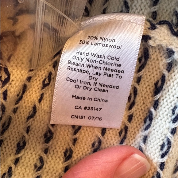 Talbots sz XL cream colored lambswool button front cardigan with fair isle print - Picture 6 of 8